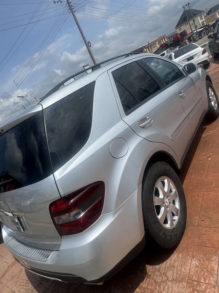 2006 Mercedes-Benz ML350, silver, rear 3/4 (other side), photo 6 of 10