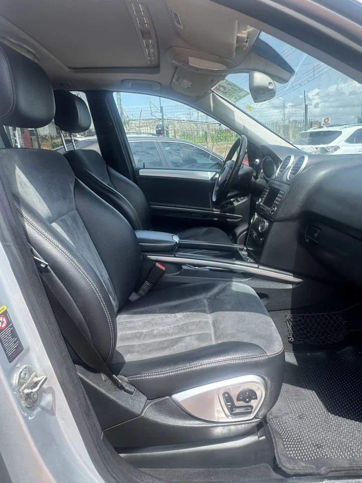2006 Mercedes-Benz ML350, silver, interior front seats, photo 7 of 10