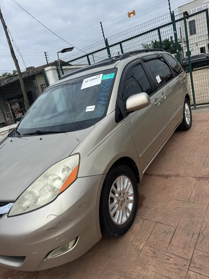 2008 Toyota Sienna Limited, Cream