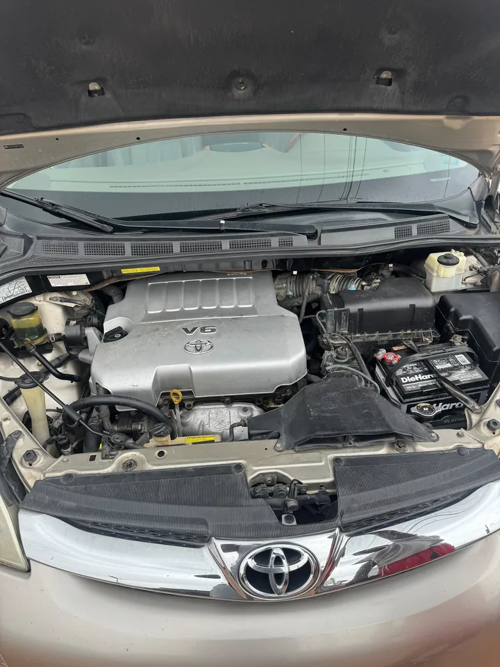 2008 Toyota Sienna Limited, cream, engine, photo 8 of 8