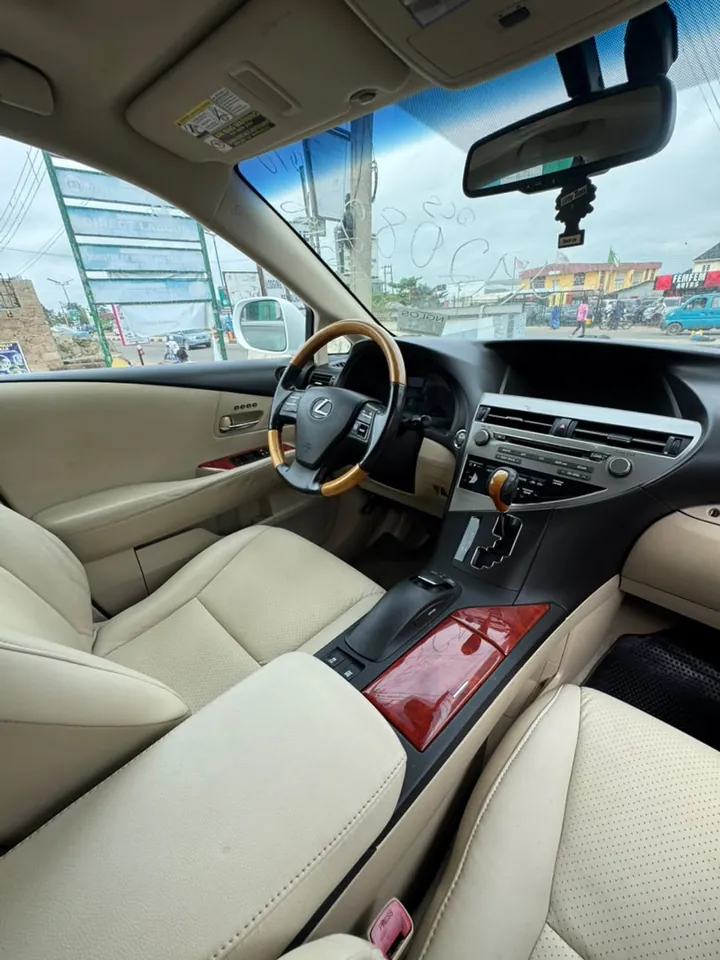 Lexus RX350, 2010, white, interior dash, photo 7 of 10