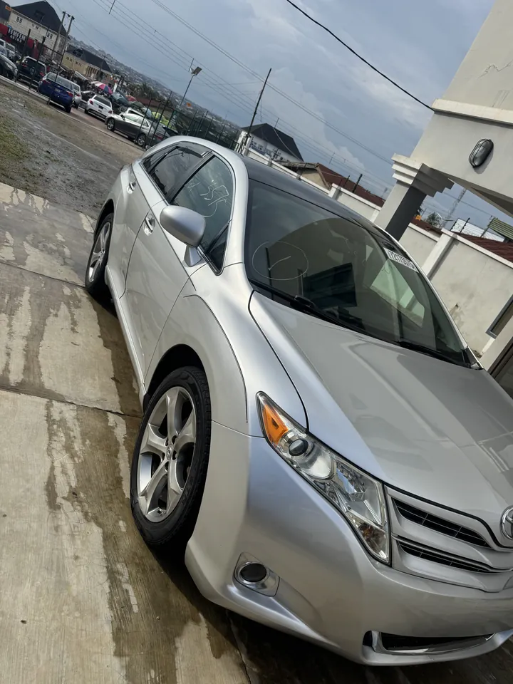 2010 Toyota Venza AWD, Silver