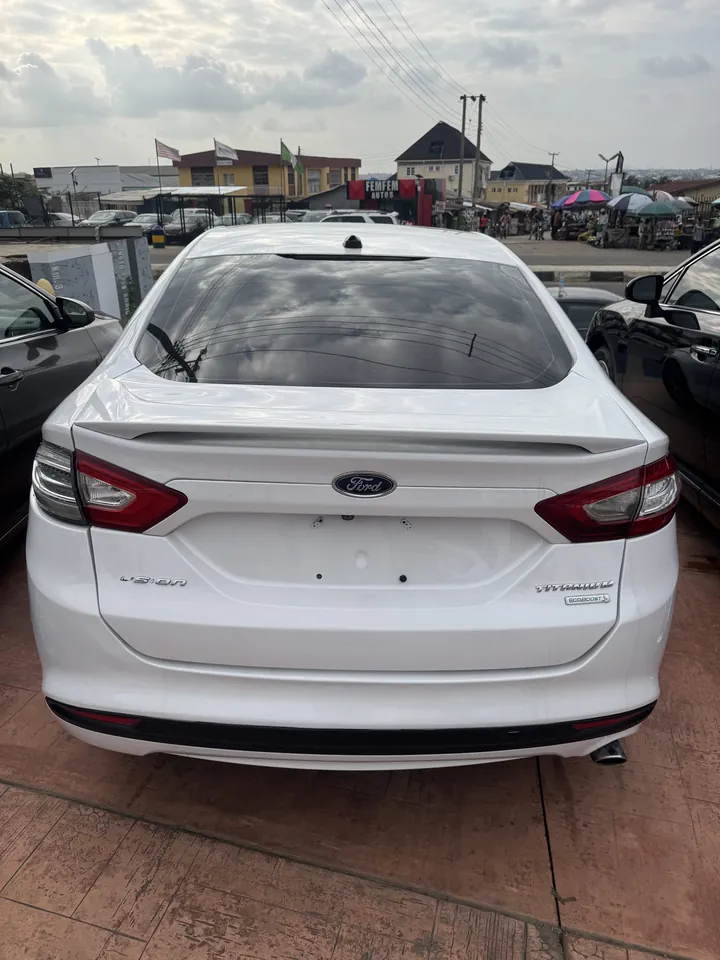 2013 Ford Fusion Titanium, white, rear, photo 3 of 6
