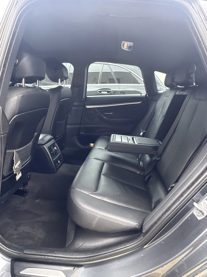 2015 BMW 328i Gran Turismo xDrive, ash (dark grey), interior rear seats, photo 7 of 8