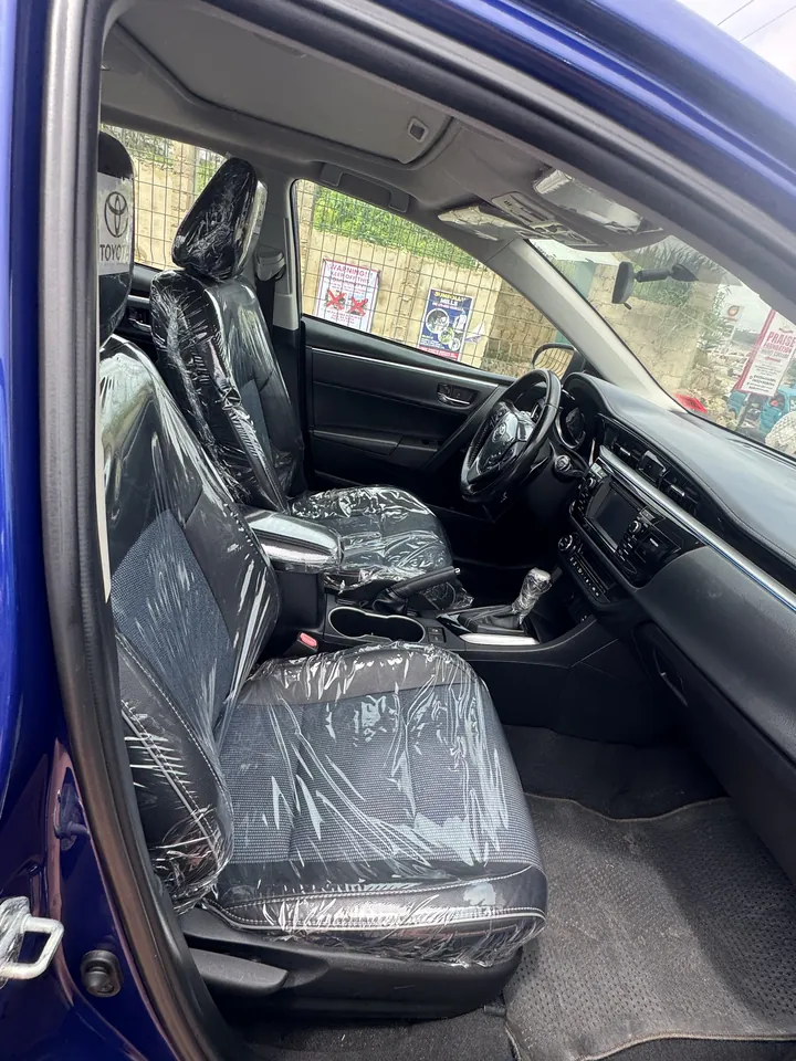 Toyota Corolla S, 2015, blue, interior front wide, photo 8 of 9