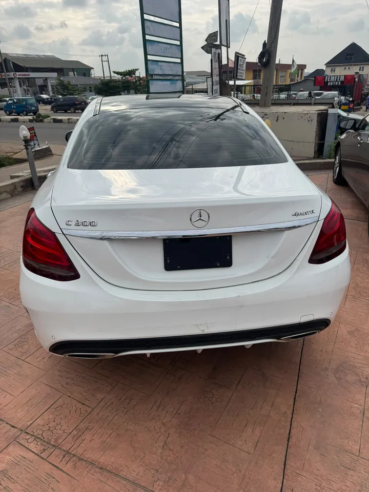 2016 Mercedes-Benz C300 4MATIC, white, rear, photo 4 of 7
