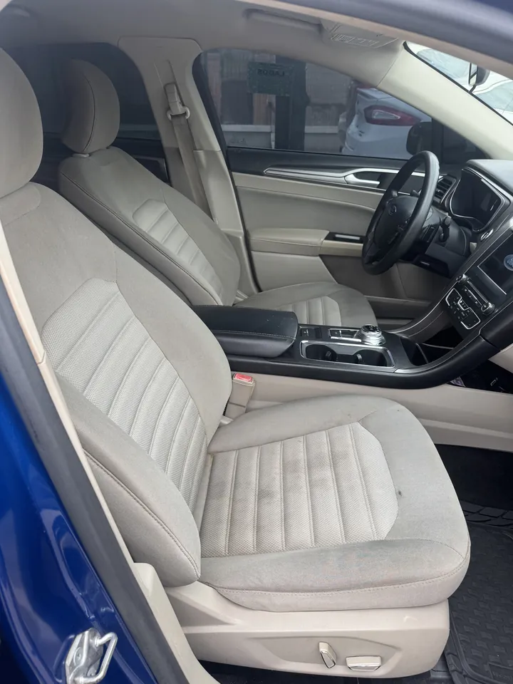 2017 Ford Fusion SE, blue, interior front seats, photo 6 of 8