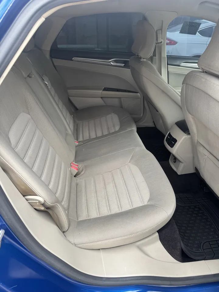 2017 Ford Fusion SE, blue, interior rear seats, photo 8 of 8