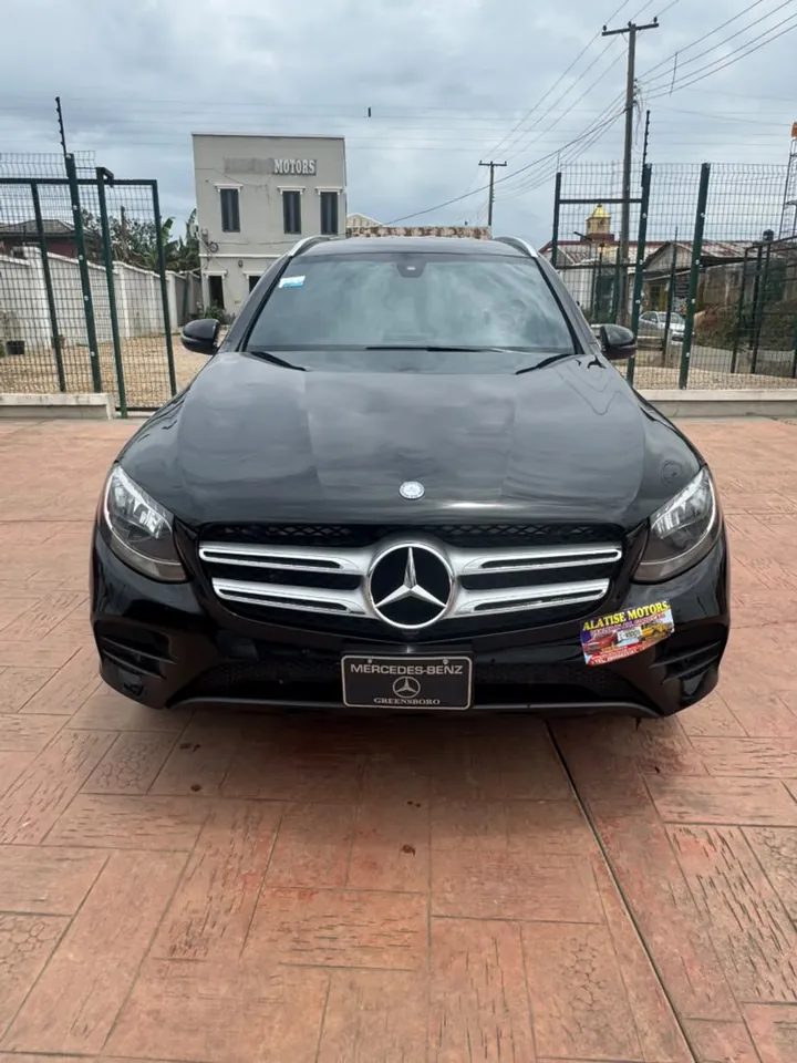 Mercedes-Benz GLC 300 4MATIC, 2018, black, front, photo 2 of 9