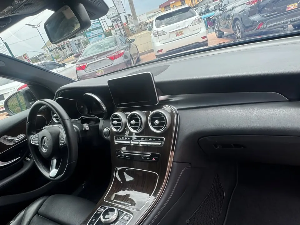 Mercedes-Benz GLC 300 4MATIC, 2018, black, interior dash, photo 7 of 9