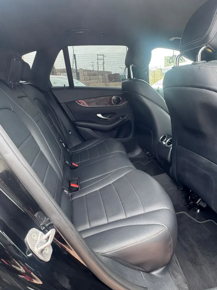 Mercedes-Benz GLC 300 4MATIC, 2018, black, interior rear seats, photo 9 of 9