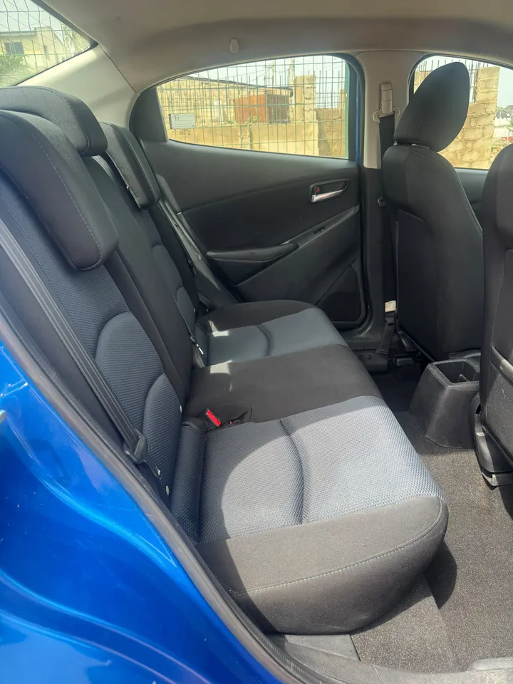 2018 Toyota Yaris iA, blue, interior rear seats, photo 7 of 8