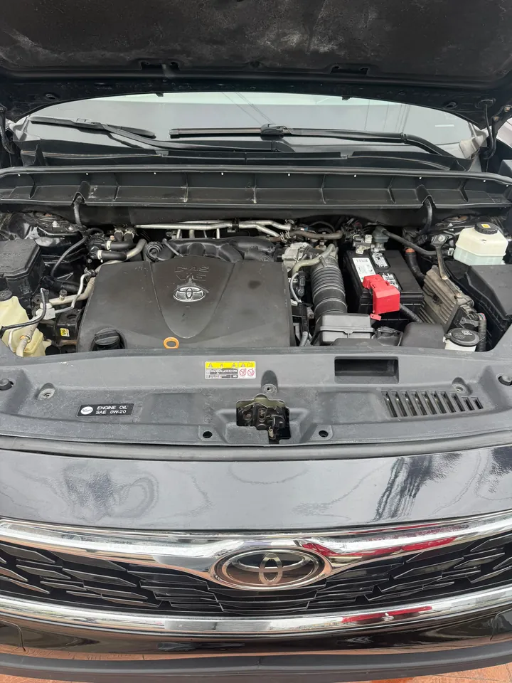 2021 Toyota Highlander XLE AWD, black, engine, photo 7 of 7